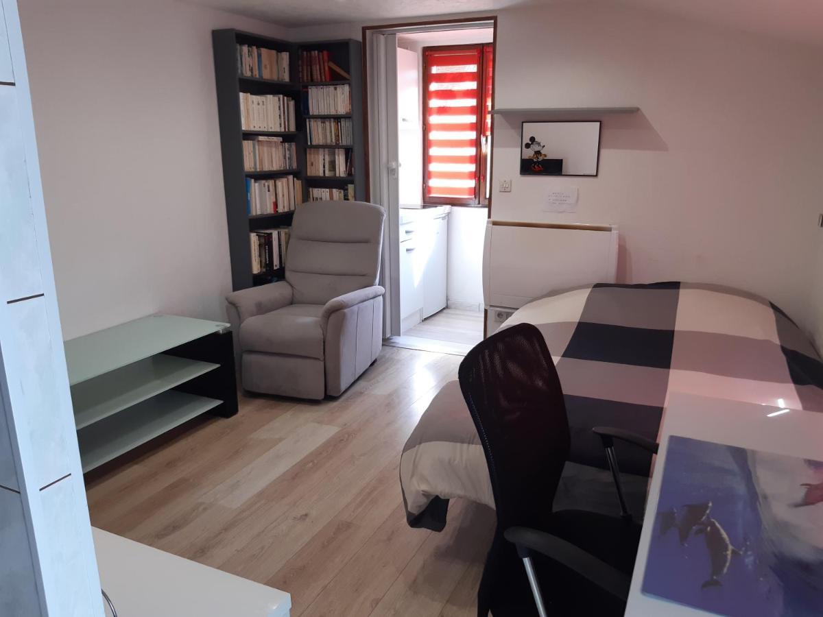 Studio Independant Daire Saint-Illiers-la-Ville Dış mekan fotoğraf